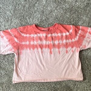 EUC CHAMPION CROPPED TIE DYE T- SHIRT IN CORAL, size medium